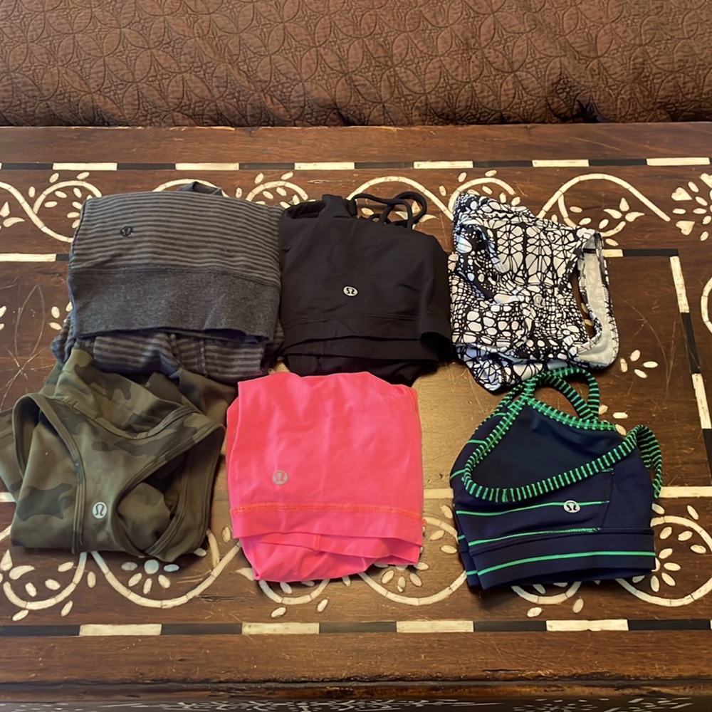 6 sz 4 Lululemon tops! 1 bra, 4 tanks & 1 reversible long sleeve shirt - EUC!!!